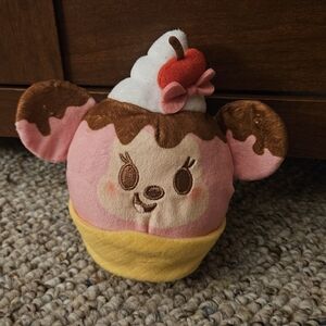Disney Munchlings Minnie Mouse Strawberry Sundae Waffle Cone